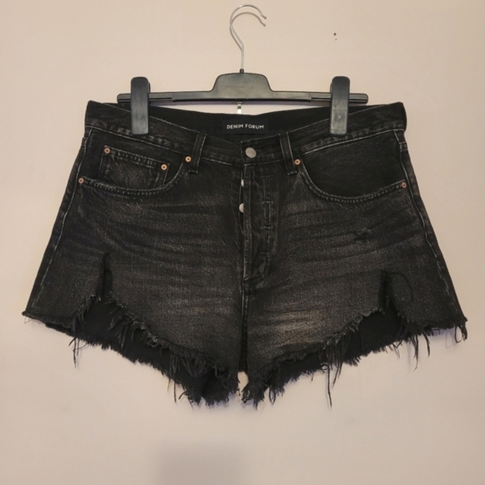 Aritzia Denim Forum the Ex-boyfriend shorts,black wash, 30‎